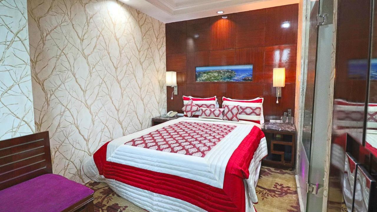 Skycity Hotel Gurgaon Bagian luar foto