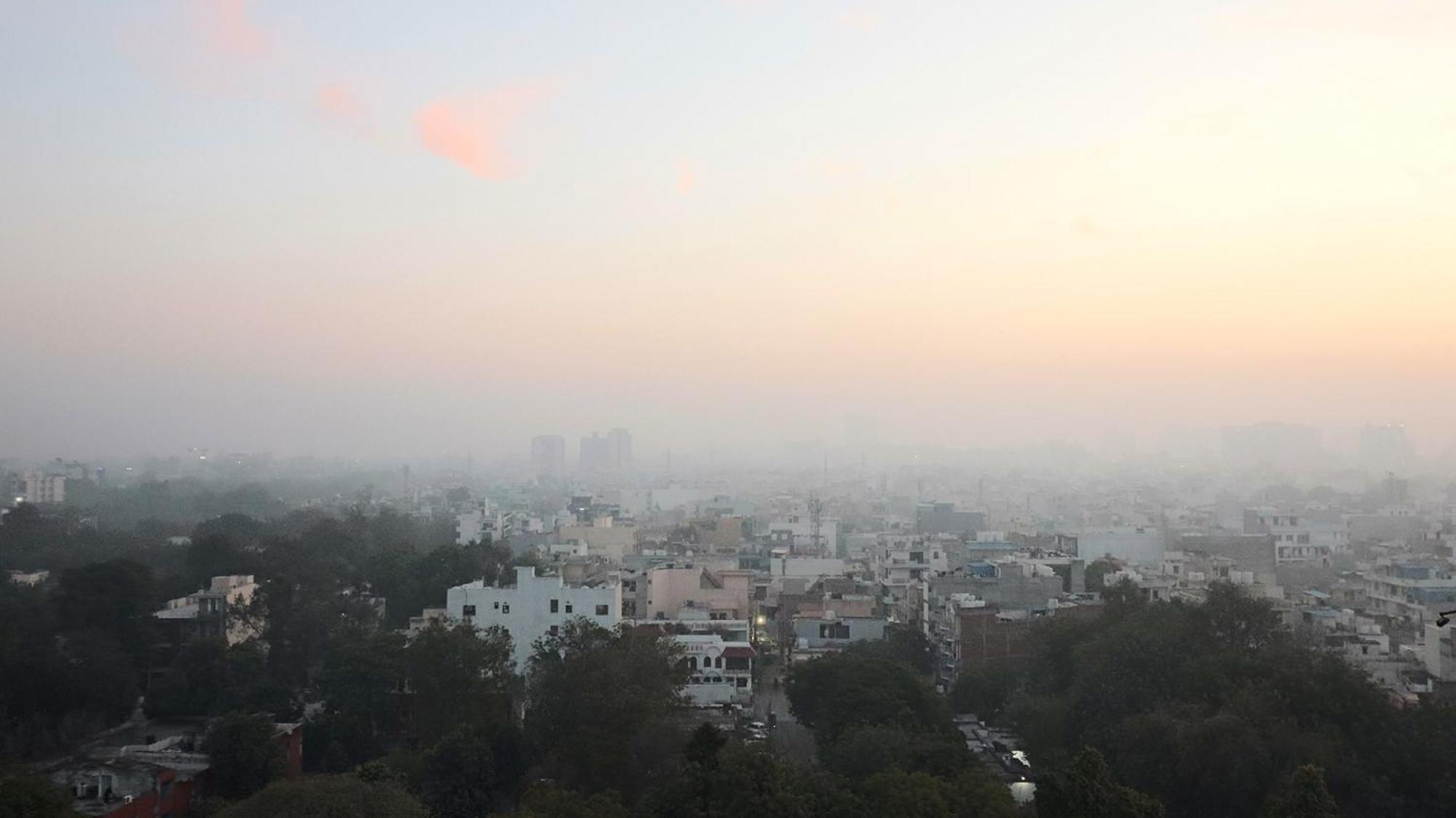 Skycity Hotel Gurgaon Bagian luar foto