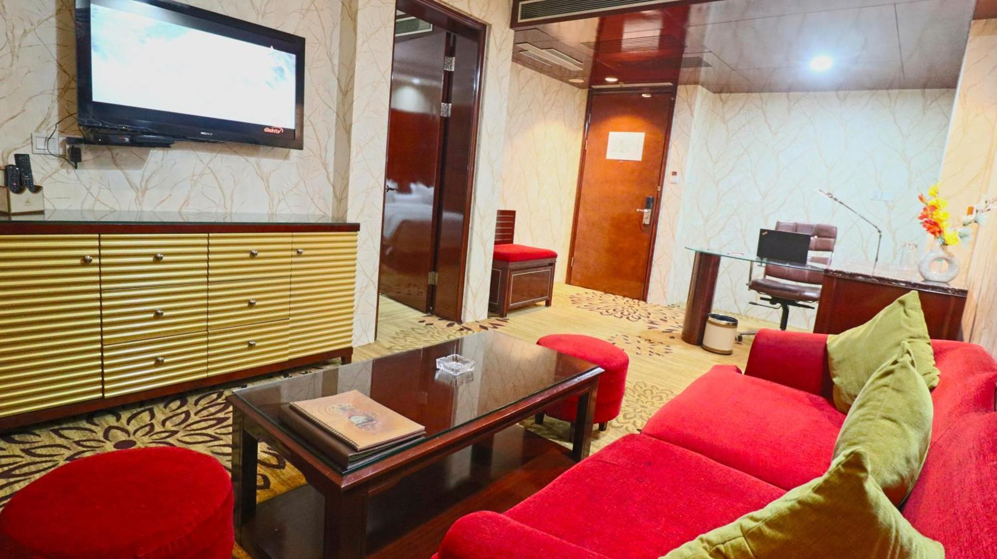 Skycity Hotel Gurgaon Bagian luar foto