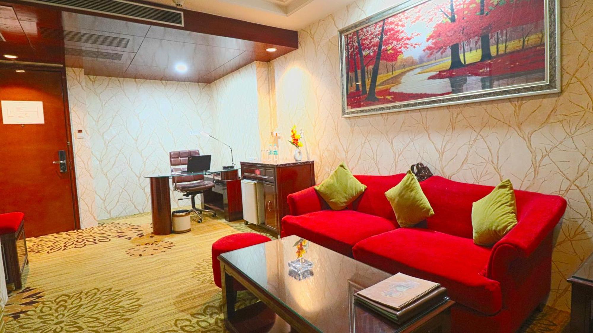 Skycity Hotel Gurgaon Bagian luar foto