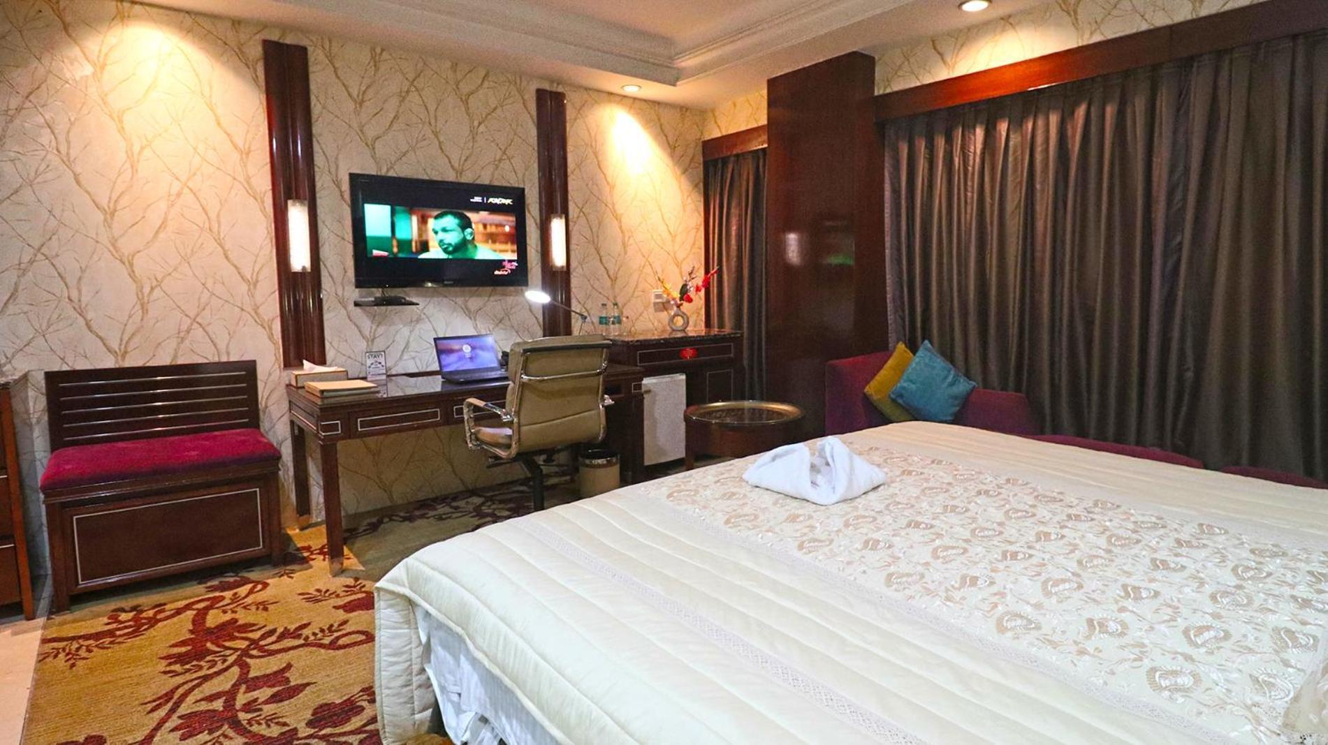 Skycity Hotel Gurgaon Bagian luar foto