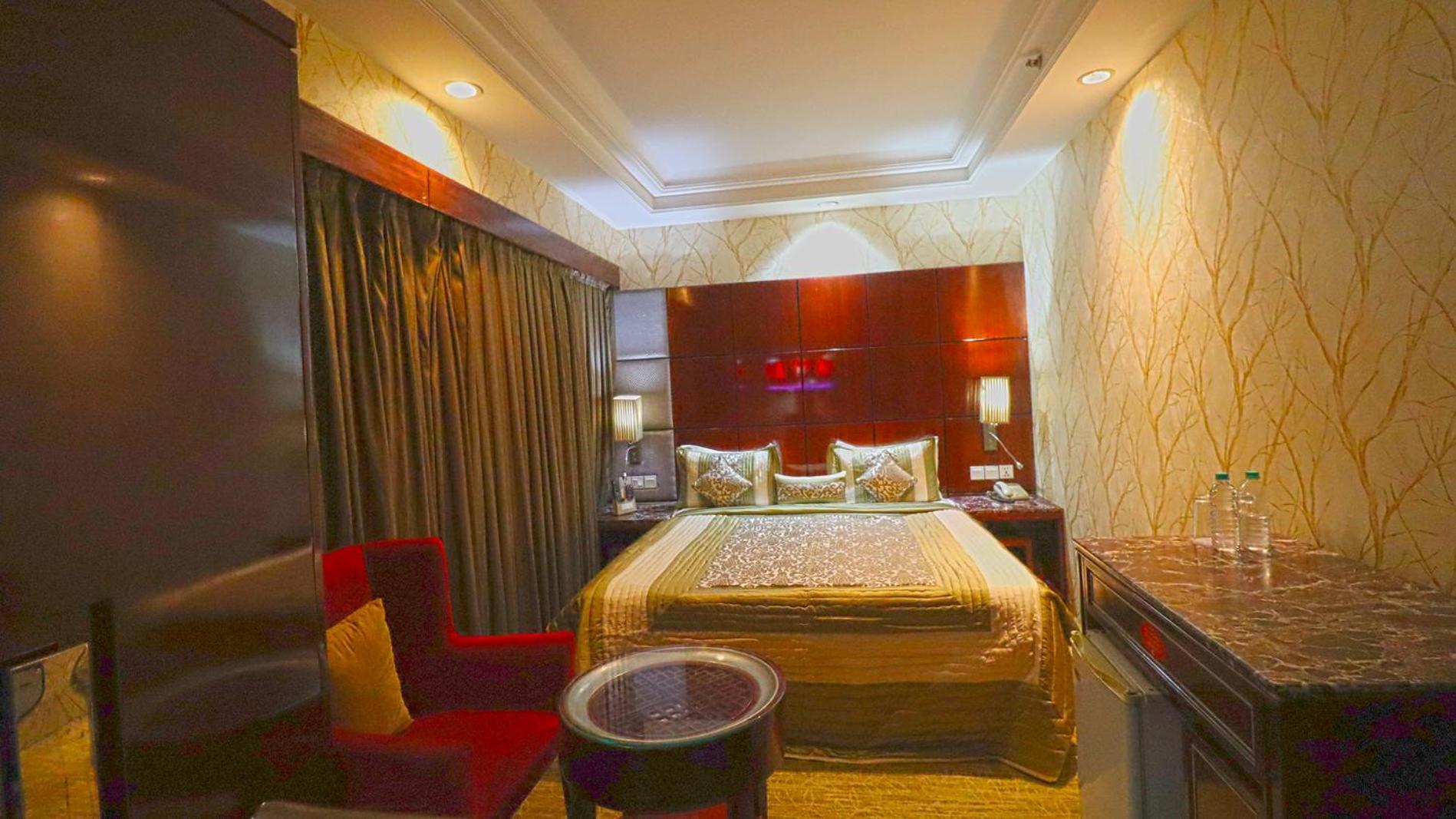 Skycity Hotel Gurgaon Bagian luar foto
