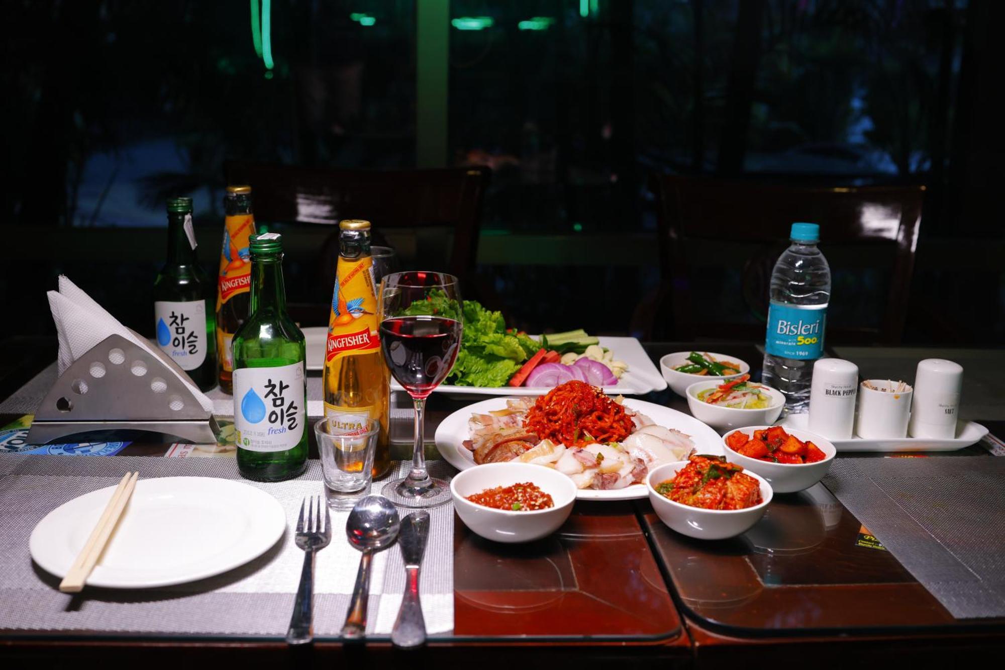 Skycity Hotel Gurgaon Bagian luar foto
