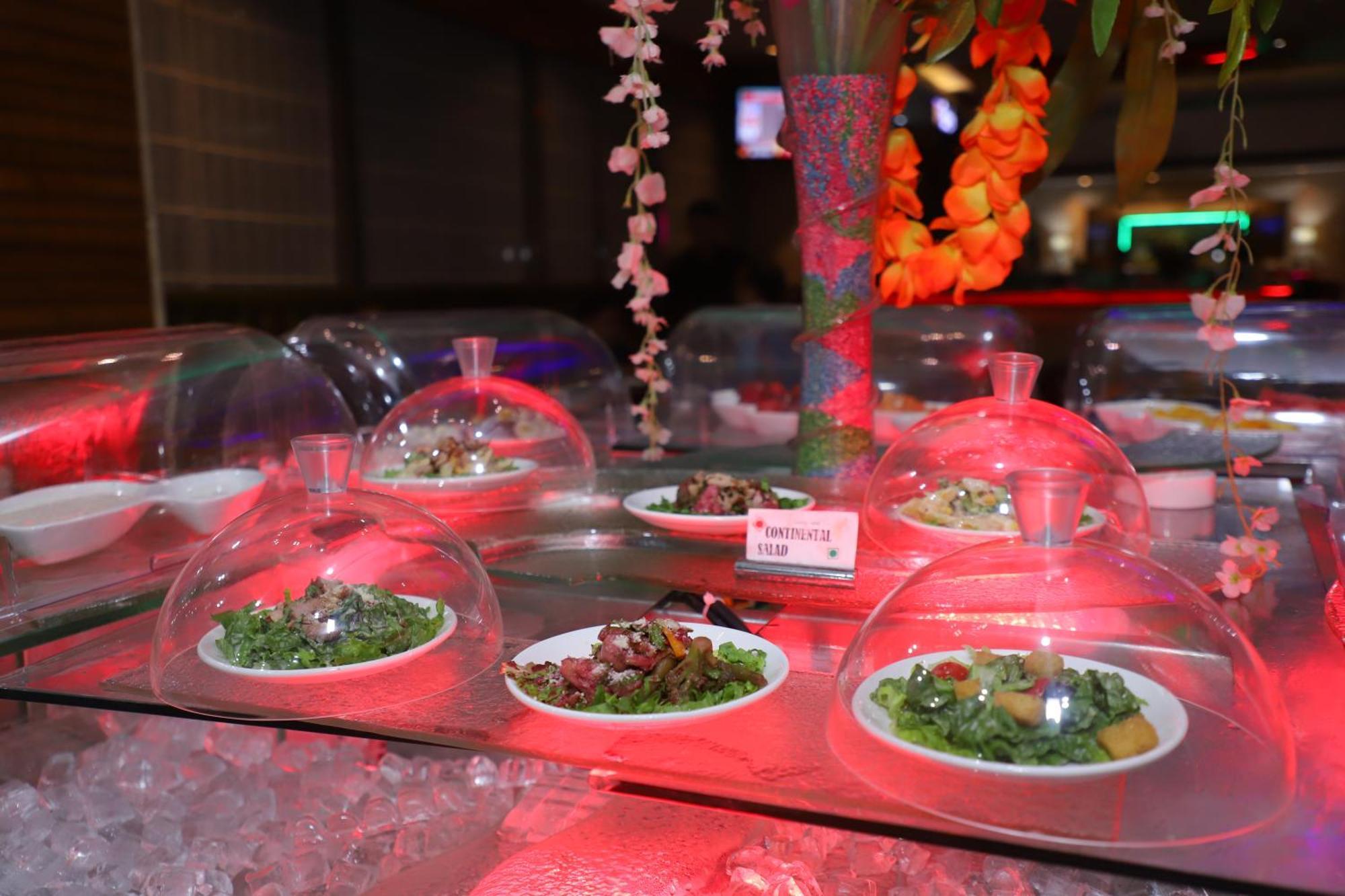 Skycity Hotel Gurgaon Bagian luar foto